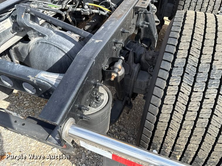 image for item FV2090 2023 International LT625 semi truck