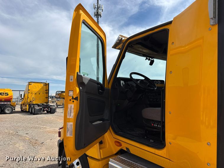 image for item FV2090 2023 International LT625 semi truck