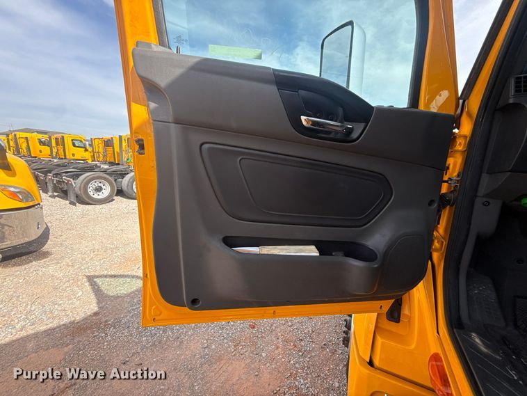 image for item FV2090 2023 International LT625 semi truck