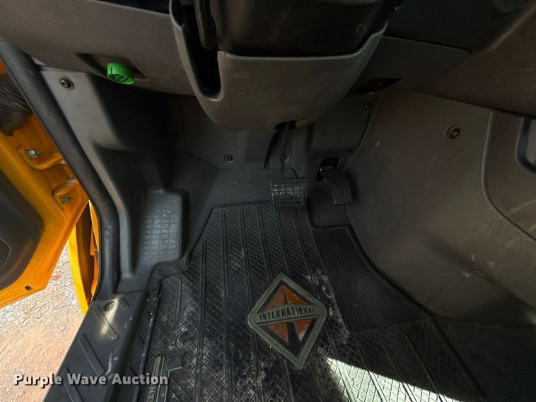 image for item FV2090 2023 International LT625 semi truck