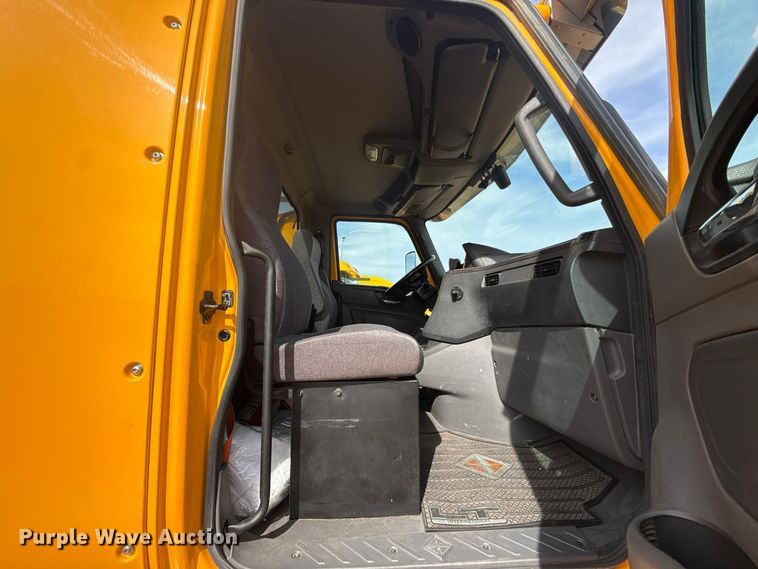 image for item FV2090 2023 International LT625 semi truck