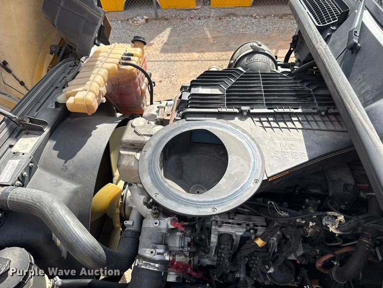 image for item FV2090 2023 International LT625 semi truck