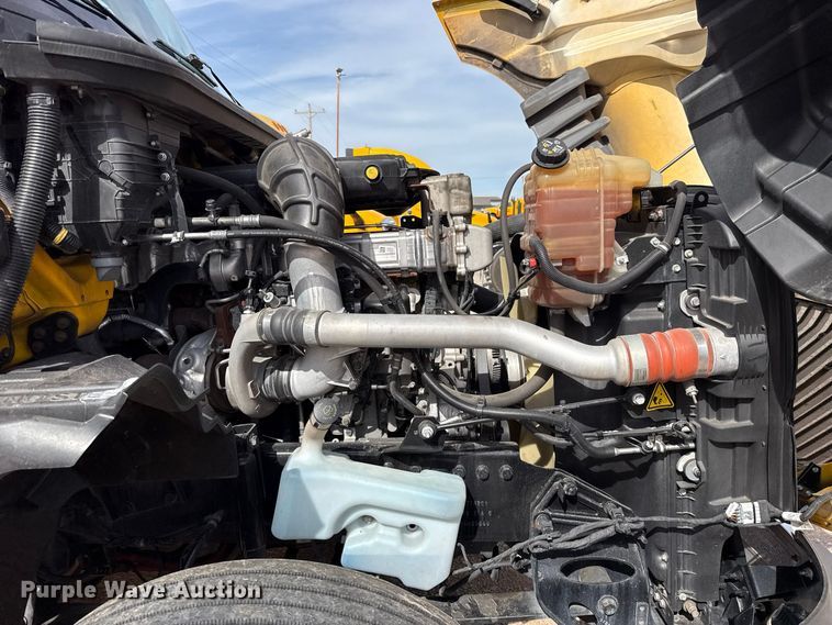 image for item FV2090 2023 International LT625 semi truck