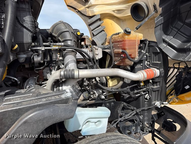 image for item FV2090 2023 International LT625 semi truck