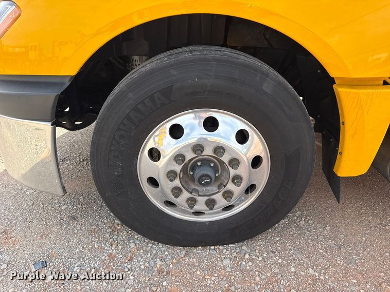 image for item FV2090 2023 International LT625 semi truck