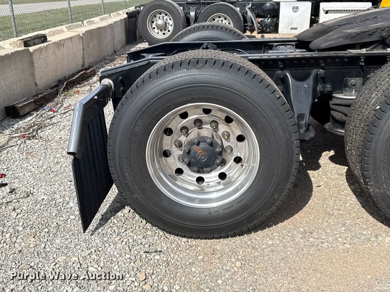 image for item FV2090 2023 International LT625 semi truck