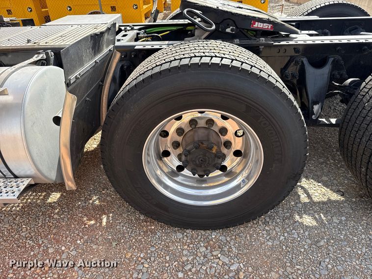 image for item FV2090 2023 International LT625 semi truck