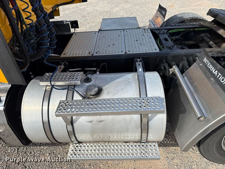 image for item FV2091 2023 International LT625  semi truck