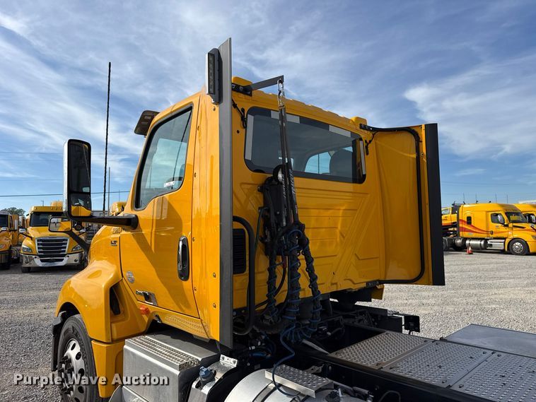 image for item FV2091 2023 International LT625  semi truck
