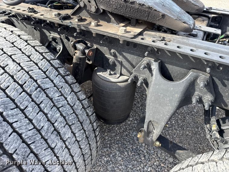 image for item FV2091 2023 International LT625  semi truck
