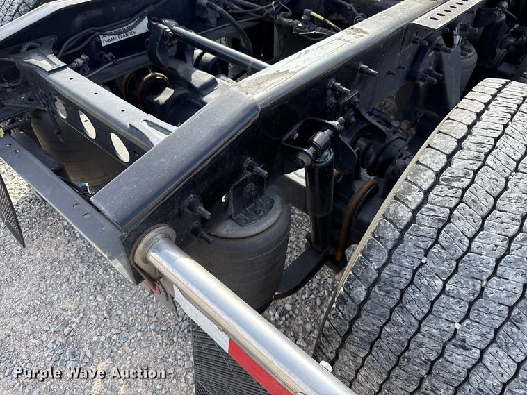 image for item FV2091 2023 International LT625  semi truck