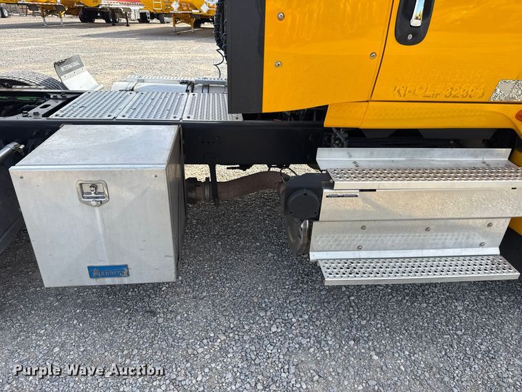 image for item FV2091 2023 International LT625  semi truck