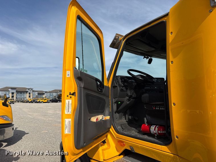 image for item FV2091 2023 International LT625  semi truck