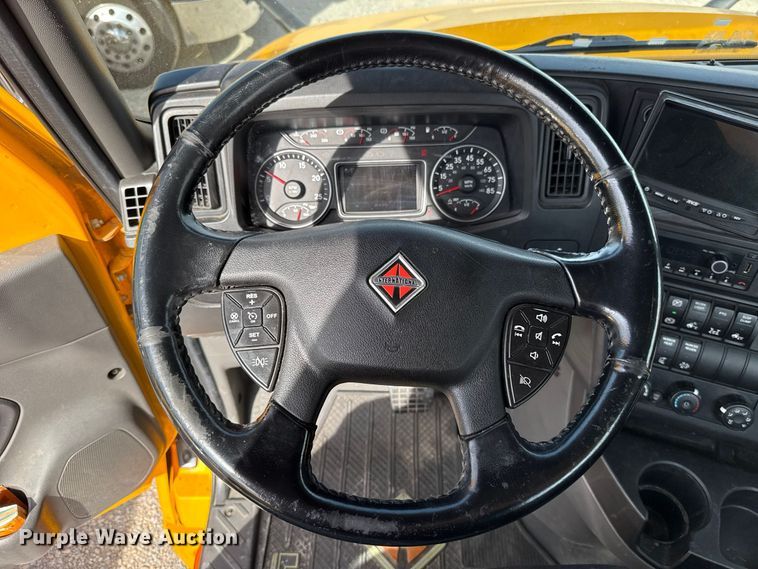 image for item FV2091 2023 International LT625  semi truck