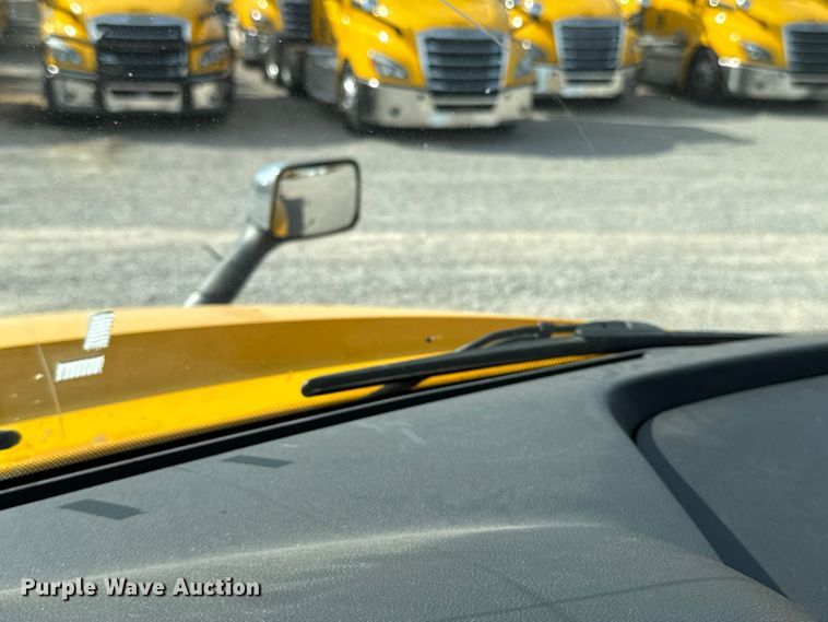 image for item FV2091 2023 International LT625  semi truck