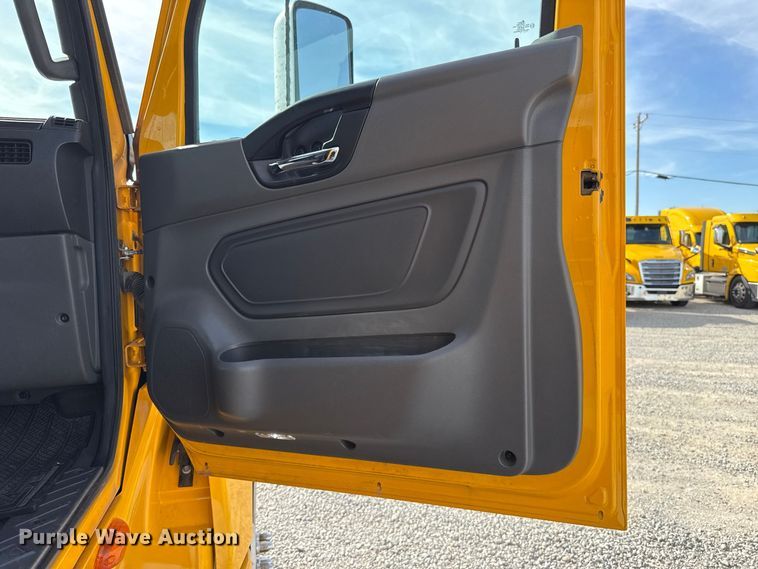 image for item FV2091 2023 International LT625  semi truck