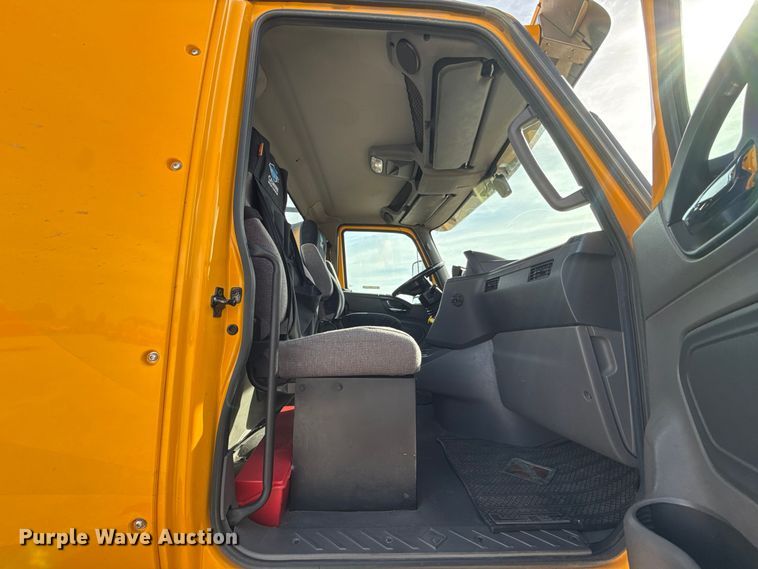 image for item FV2091 2023 International LT625  semi truck