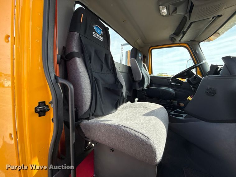 image for item FV2091 2023 International LT625  semi truck