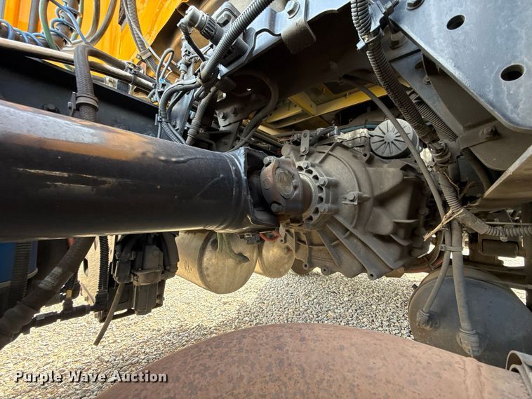 image for item FV2091 2023 International LT625  semi truck