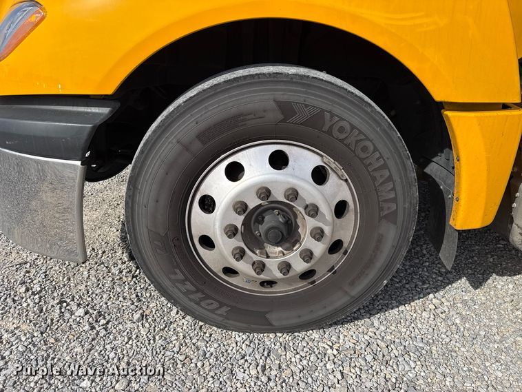 image for item FV2091 2023 International LT625  semi truck