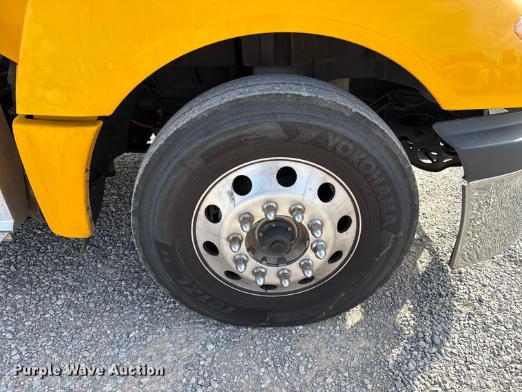 image for item FV2091 2023 International LT625  semi truck