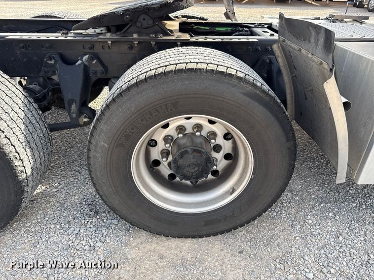 image for item FV2091 2023 International LT625  semi truck