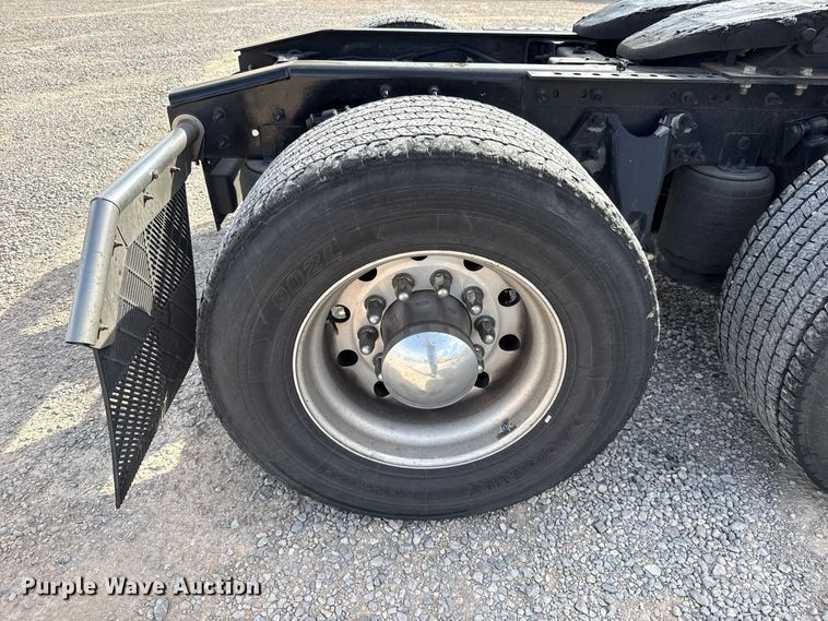 image for item FV2091 2023 International LT625  semi truck