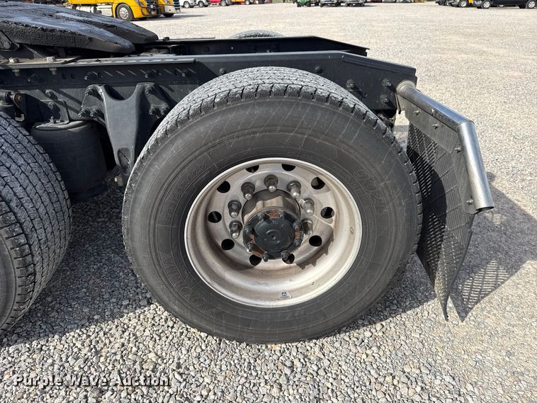 image for item FV2091 2023 International LT625  semi truck