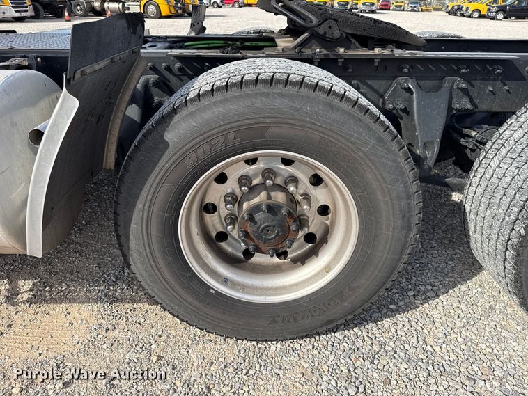 image for item FV2091 2023 International LT625  semi truck