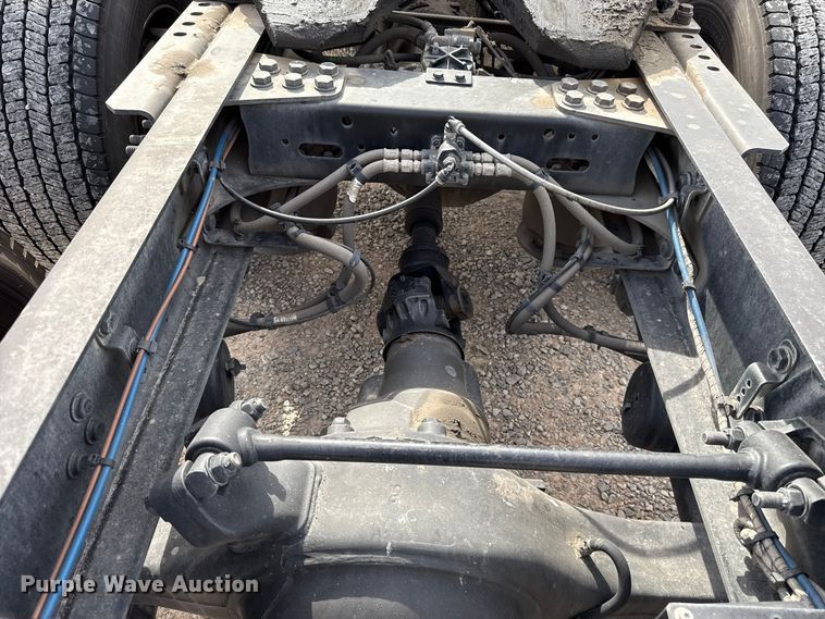 image for item FV2092 2022 Freightliner Cascadia 126 semi truck