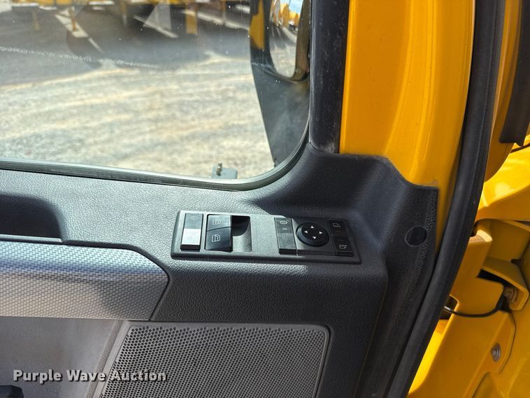 image for item FV2092 2022 Freightliner Cascadia 126 semi truck