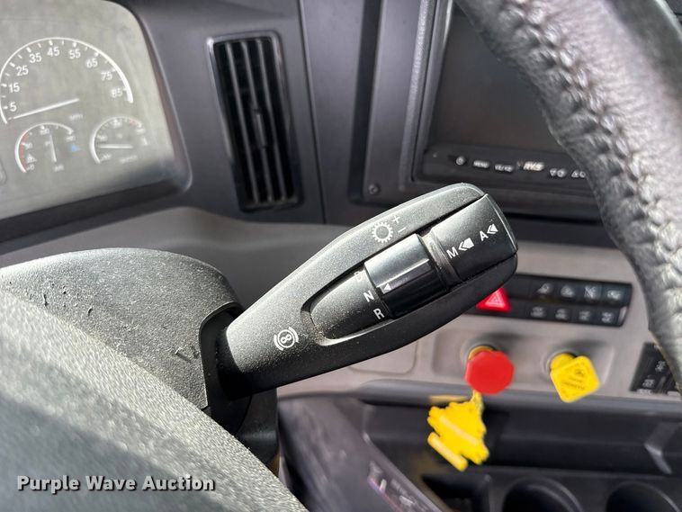 image for item FV2092 2022 Freightliner Cascadia 126 semi truck