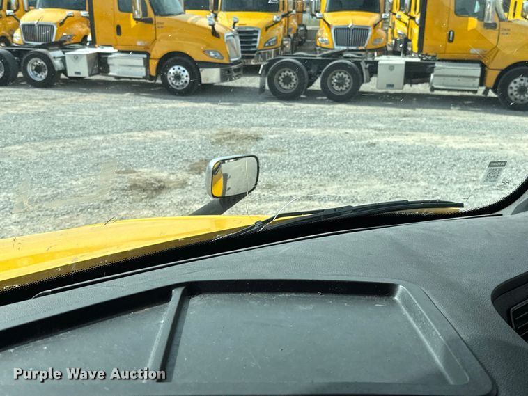 image for item FV2092 2022 Freightliner Cascadia 126 semi truck