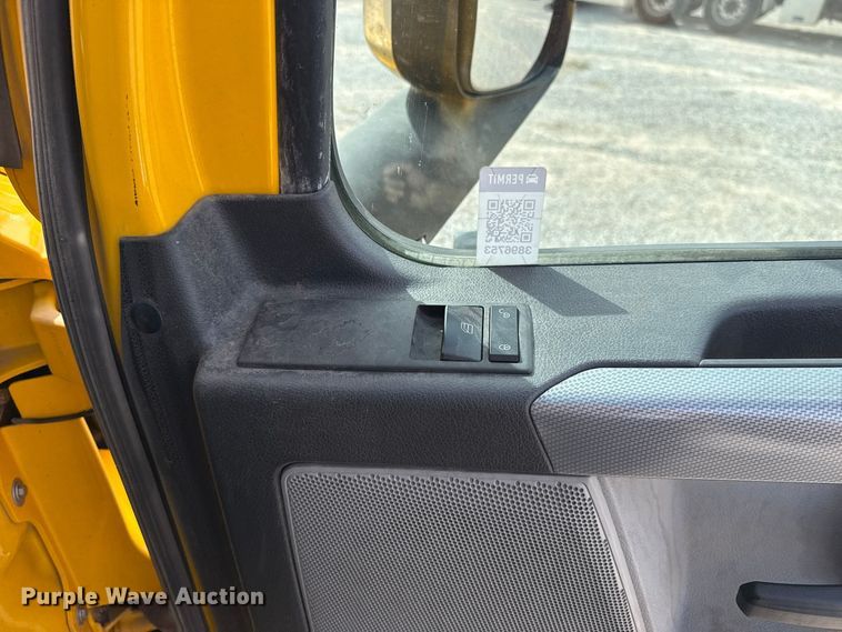 image for item FV2092 2022 Freightliner Cascadia 126 semi truck