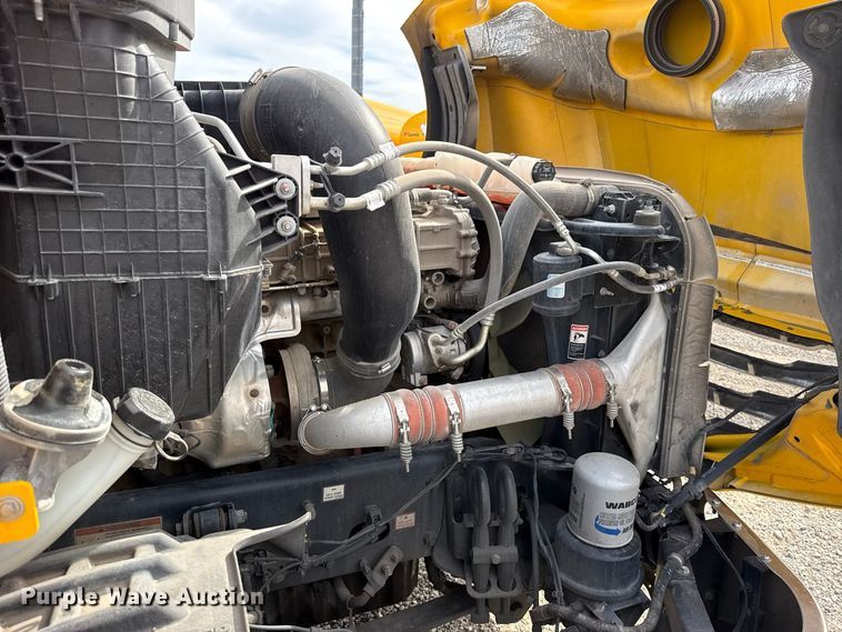 image for item FV2092 2022 Freightliner Cascadia 126 semi truck