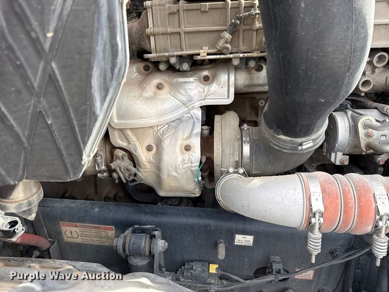 image for item FV2092 2022 Freightliner Cascadia 126 semi truck