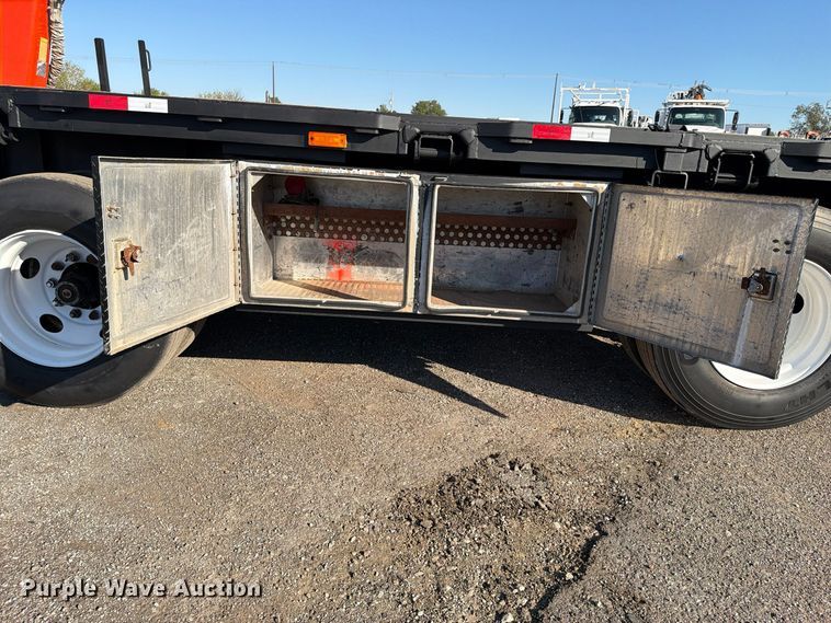 image for item FW3581 1999 Great Dane Trailers GPMWSAR245 flatbed trailer