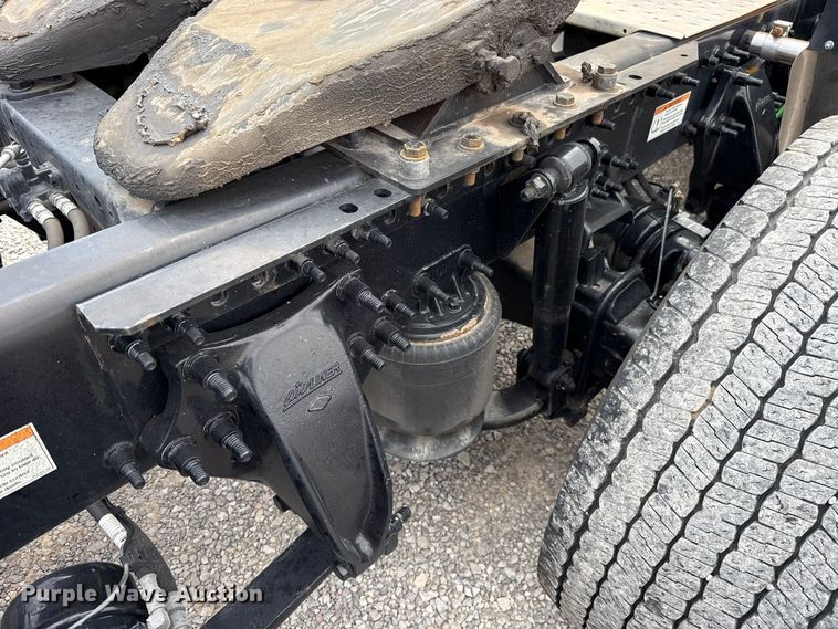 image for item HI9381 2022 Freightliner Cascadia 126 semi truck
