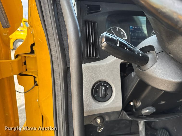 image for item HI9381 2022 Freightliner Cascadia 126 semi truck