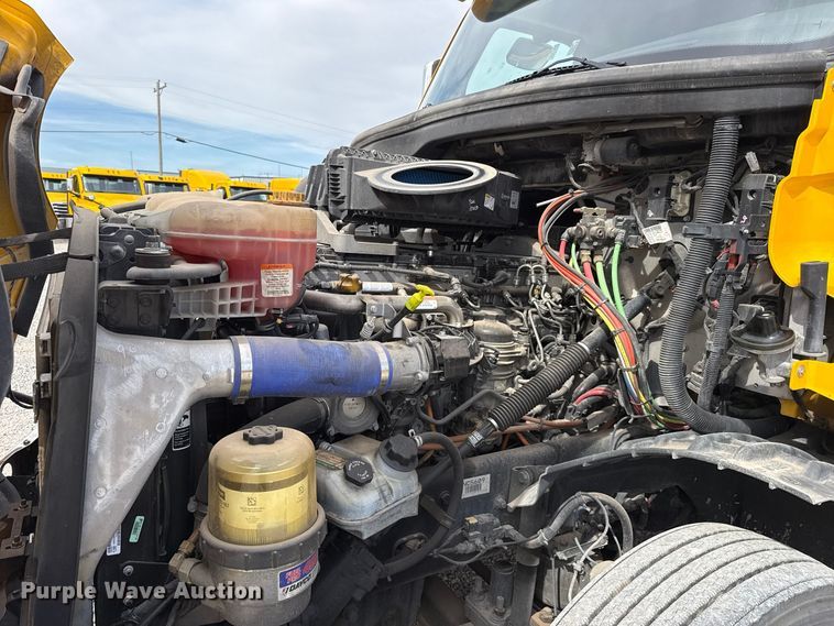 image for item HI9381 2022 Freightliner Cascadia 126 semi truck