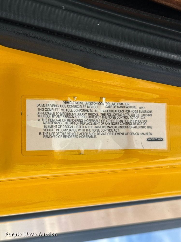 image for item HI9381 2022 Freightliner Cascadia 126 semi truck