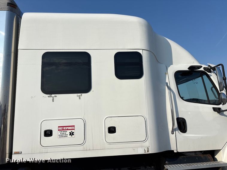 2020 Freightliner Business Class M2