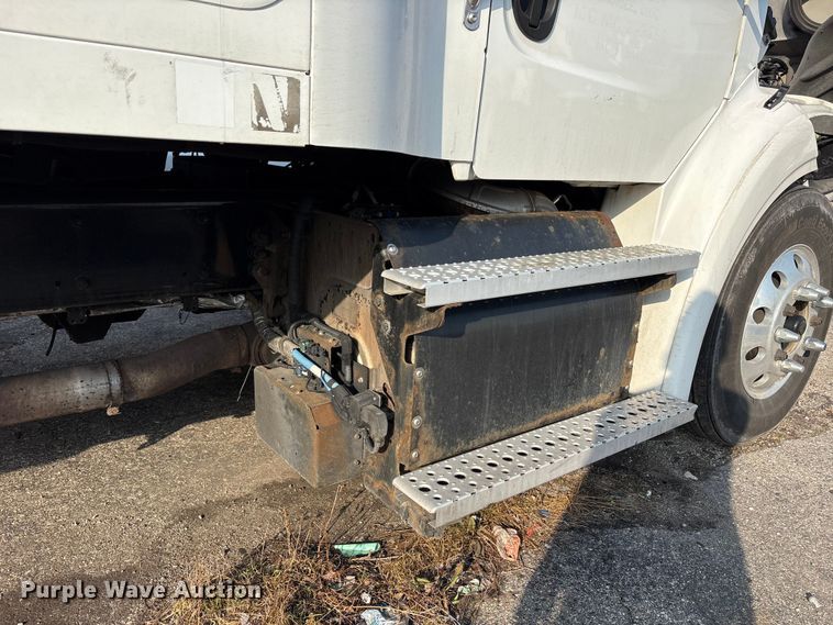 2020 Freightliner Business Class M2