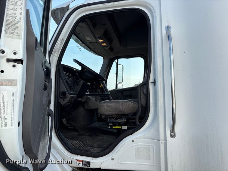 2020 Freightliner Business Class M2