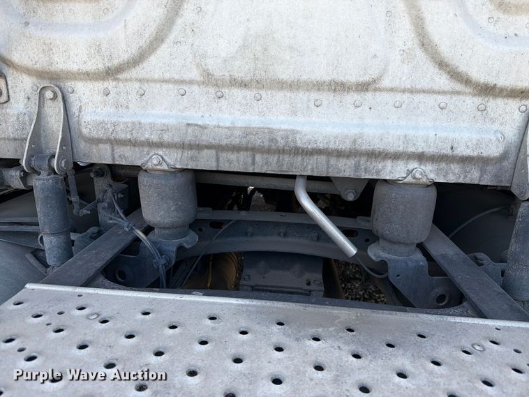 image for item YA3014 2020 Freightliner Cascadia 126 semi truck