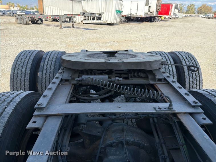 image for item YA3014 2020 Freightliner Cascadia 126 semi truck