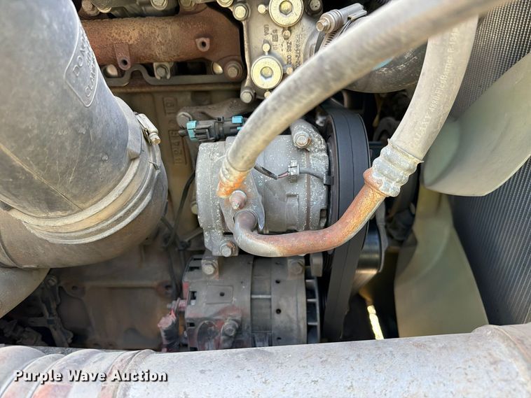 image for item YA3014 2020 Freightliner Cascadia 126 semi truck