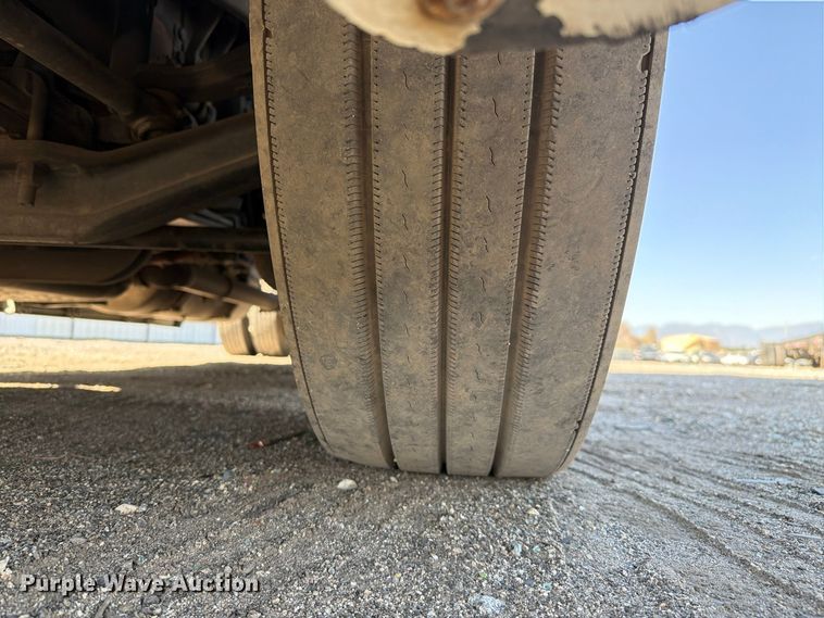 image for item YA3014 2020 Freightliner Cascadia 126 semi truck