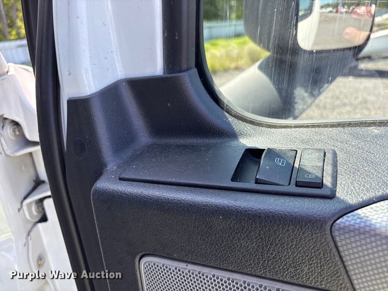 image for item YA4248 2020 Freightliner Cascadia semi truck