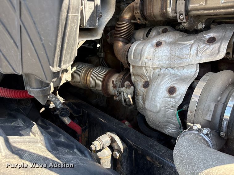 image for item YA4248 2020 Freightliner Cascadia semi truck
